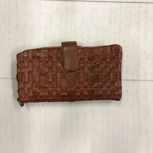 Vilenca Holland Vivian Leather Wallet Camel Brown Woven detail Snap Closure EUC